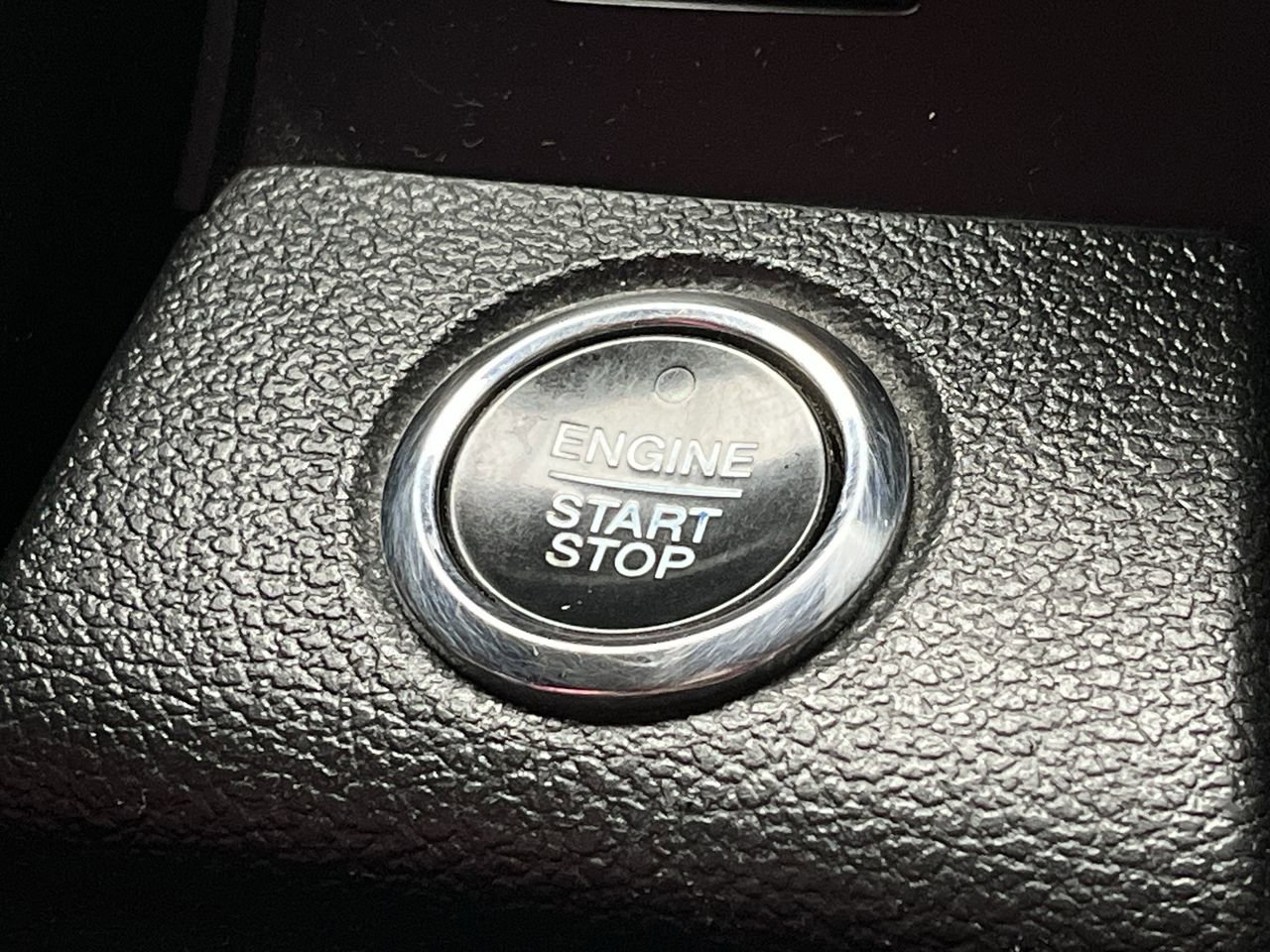 Used 2015 Ford F150 Lariat w/ Equipment Group 502A Luxury AWD/4WD image 23
