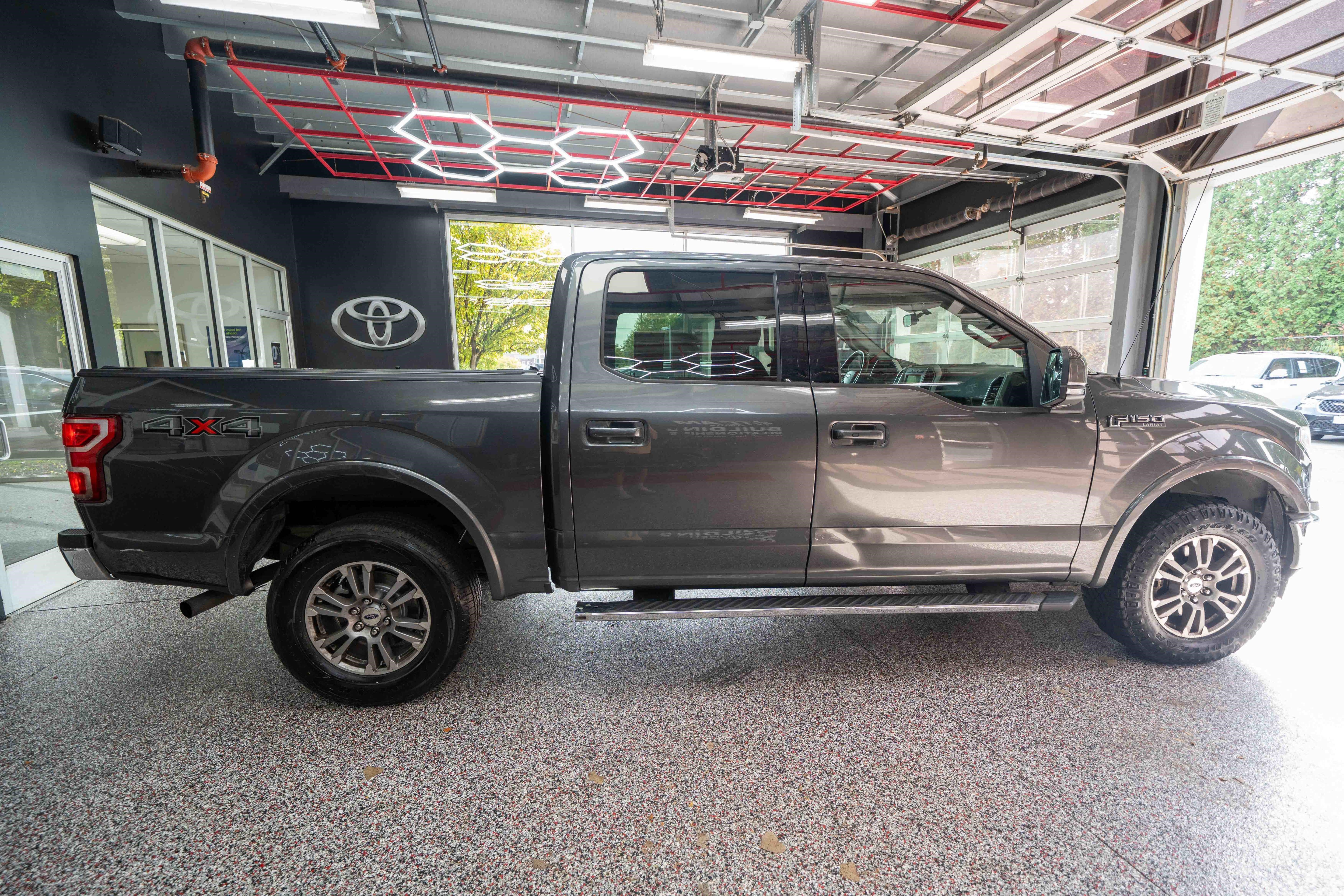 Used 2018 Ford F150 Lariat w/ Trailer Tow Package AWD/4WD image 4