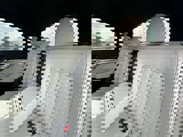 Used 2024 Audi Q8 e-tron Premium Plus image 18