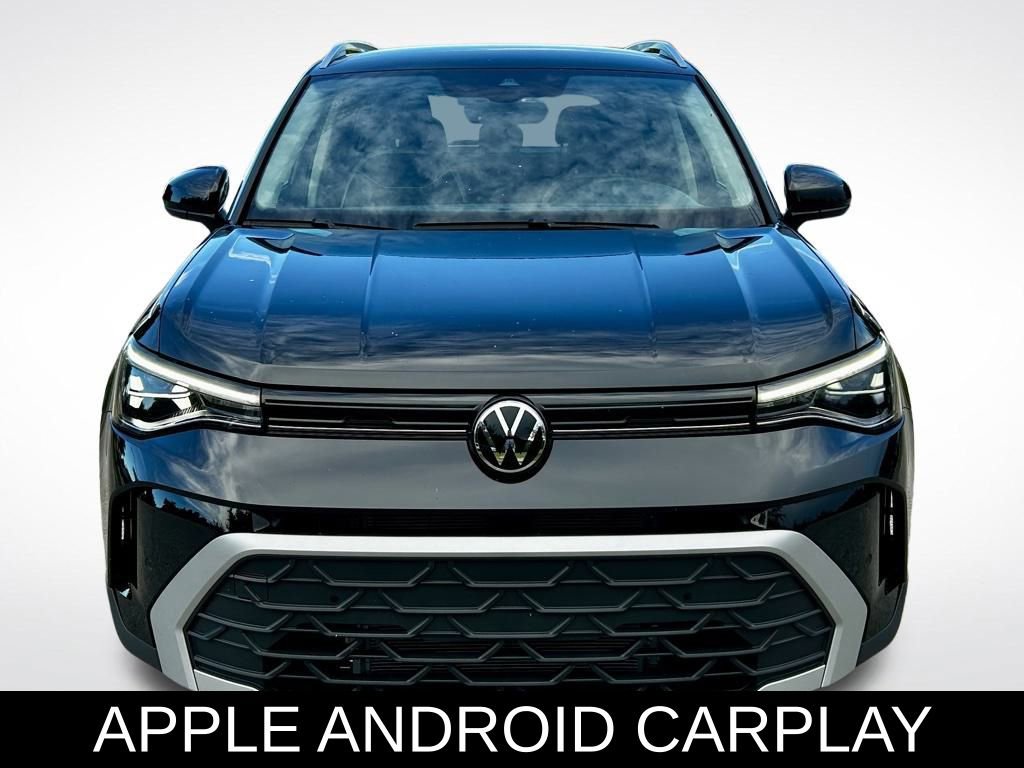 Certified 2025 Volkswagen Taos SE image 8