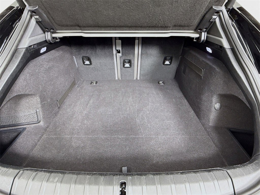 Certified 2022 Porsche Taycan 4 Cross Turismo image 27