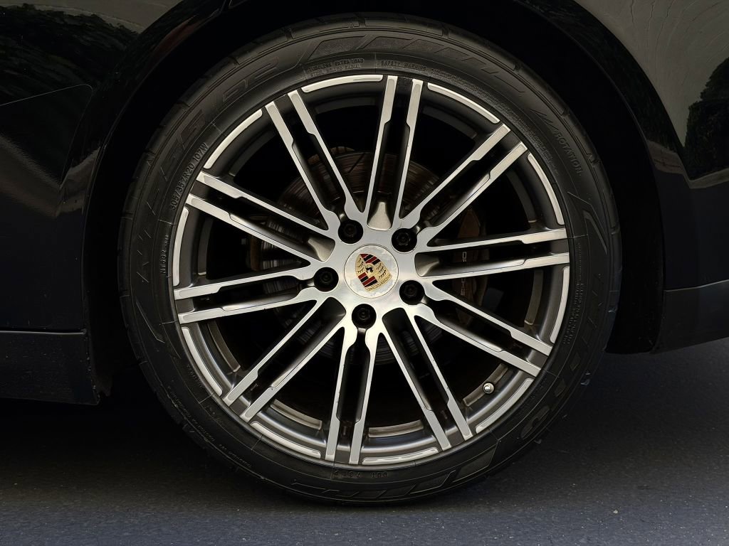 Used 2015 Porsche Panamera image 20