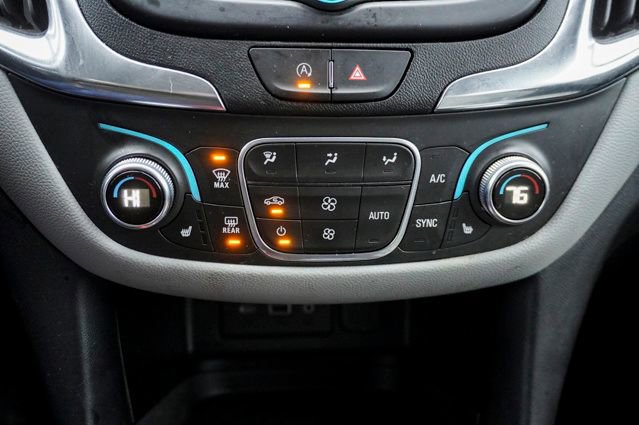 Used 2022 Chevrolet Equinox LT w/ Driver Convenience Package image 17