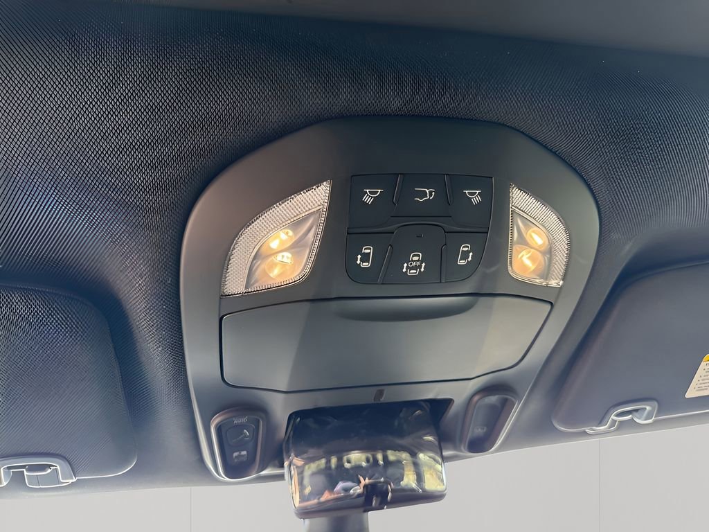 New 2025 Chrysler Pacifica Select AWD/4WD image 33