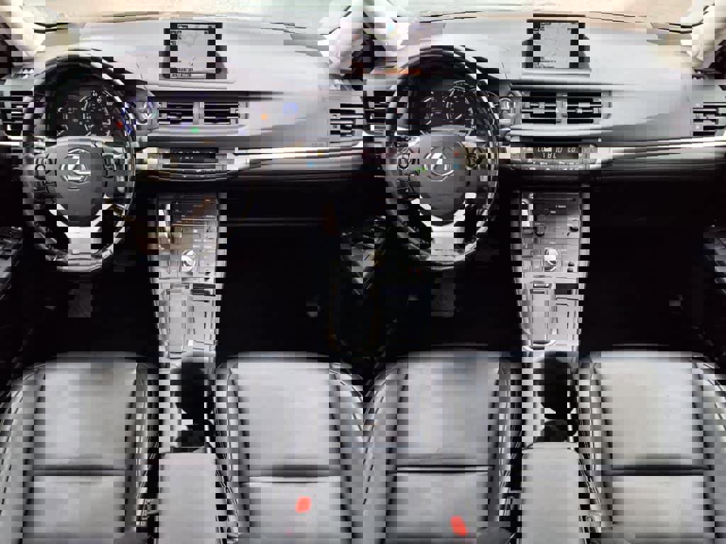 Used 2017 Lexus CT 200h image 11