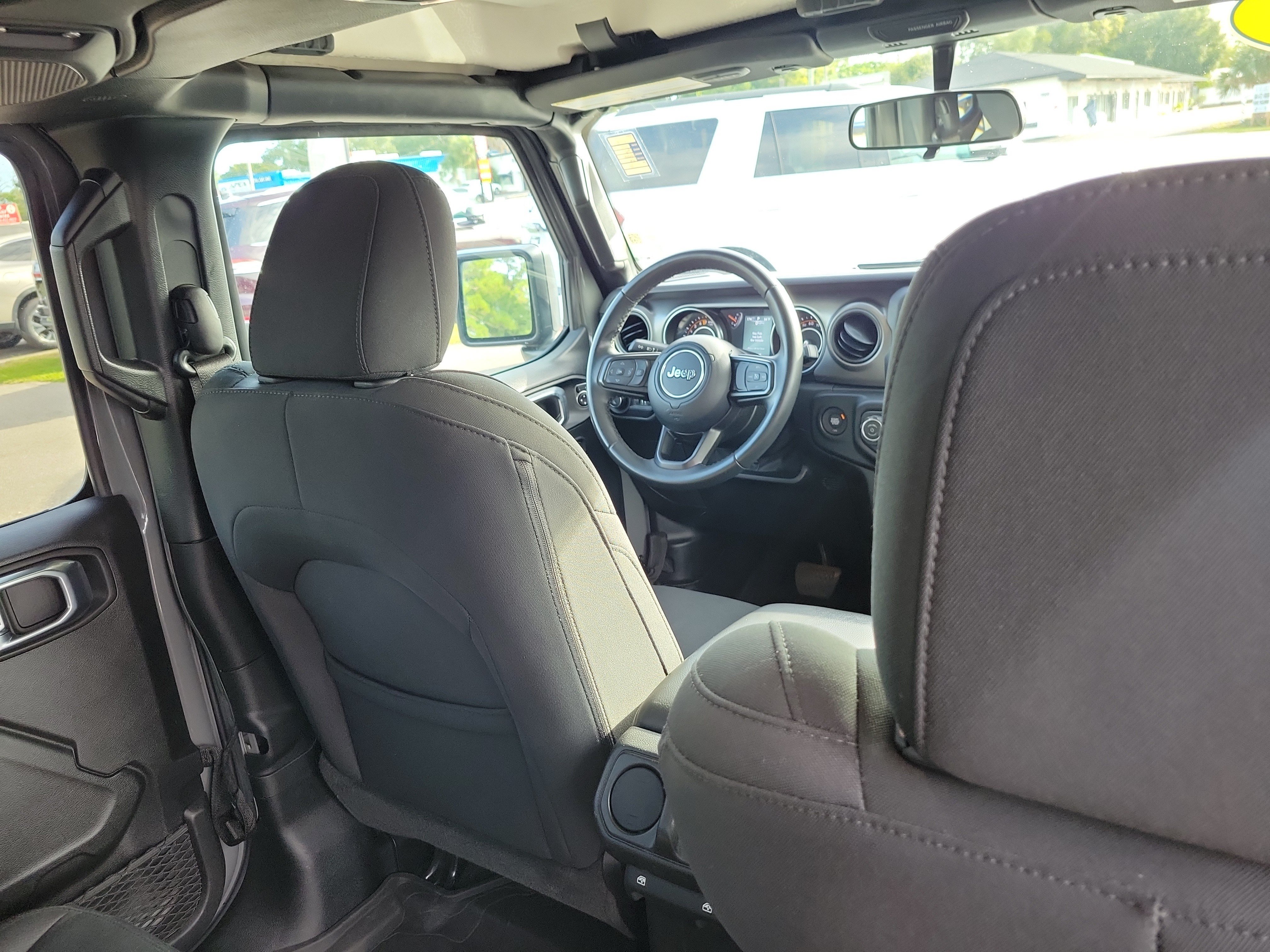 Used 2022 Jeep Gladiator Sport AWD/4WD image 13