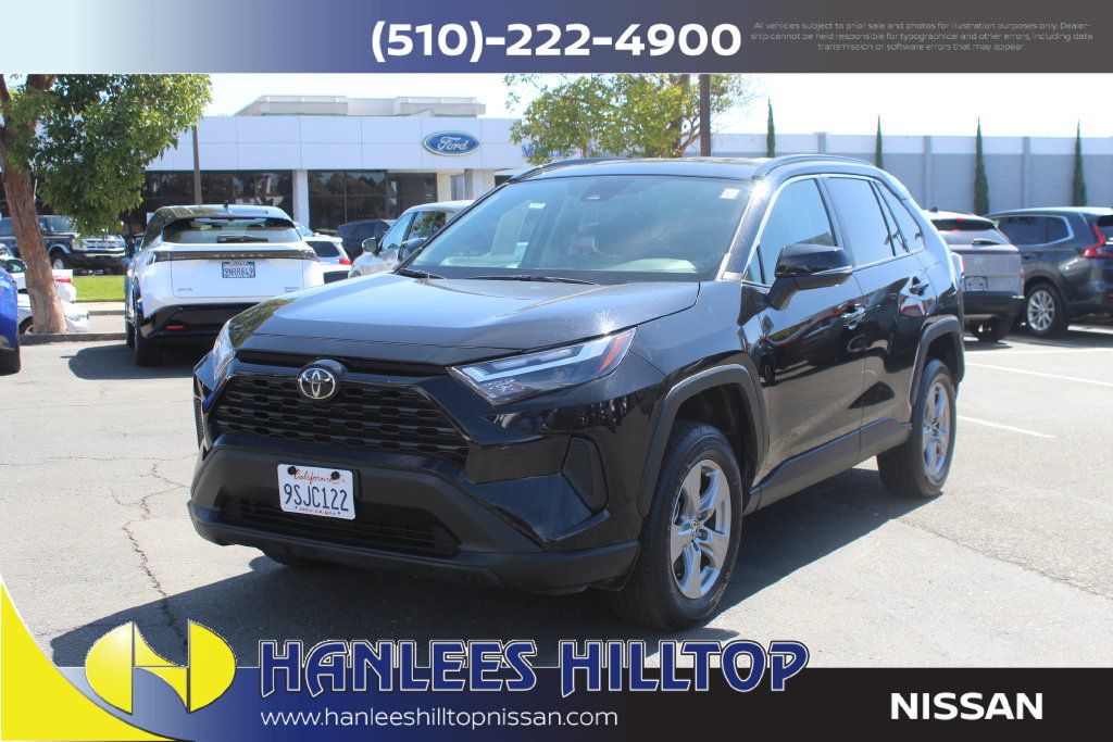 Used 2025 Toyota RAV4 XLE FWD image 3