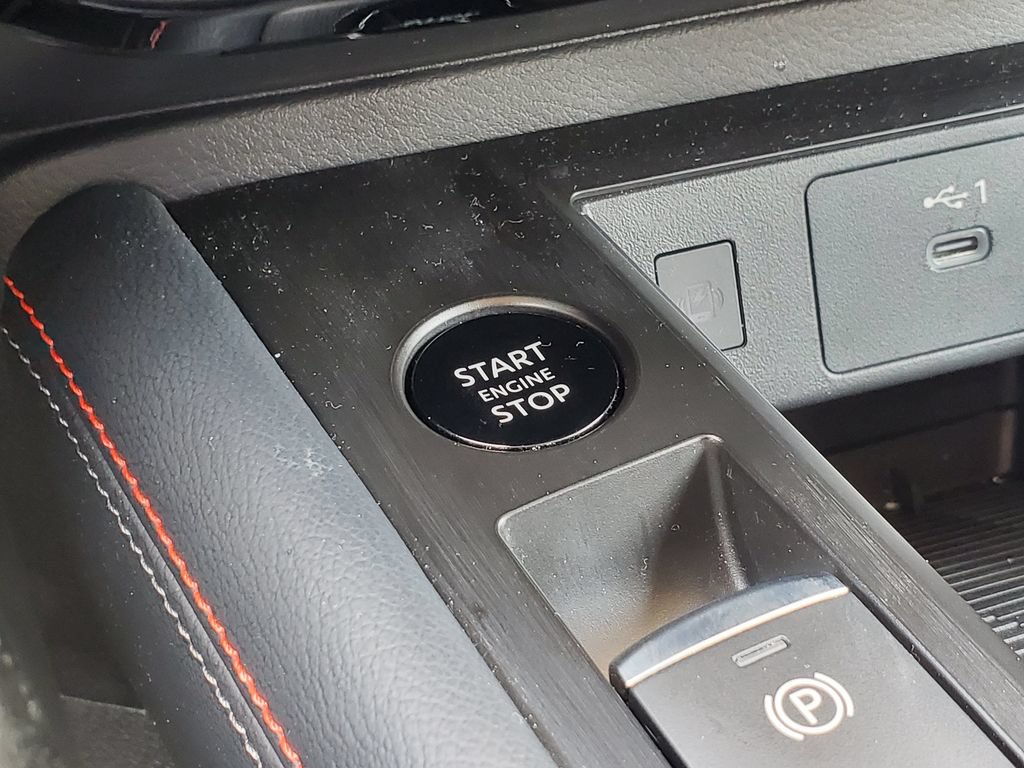 Used 2025 Nissan Kicks SR AWD/4WD image 33