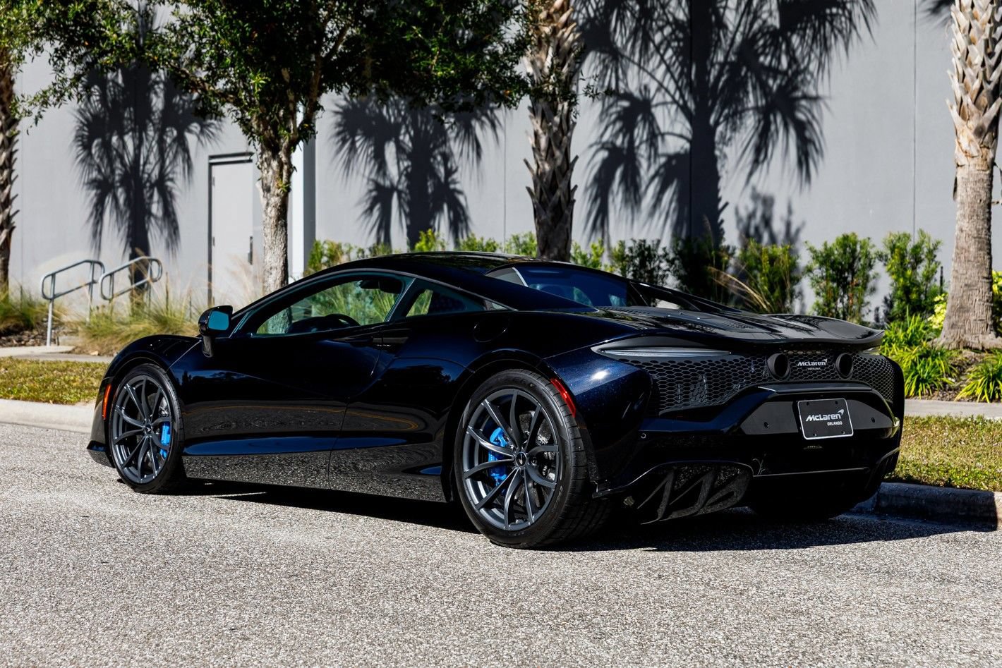 Used 2023 McLaren Artura RWD image 13
