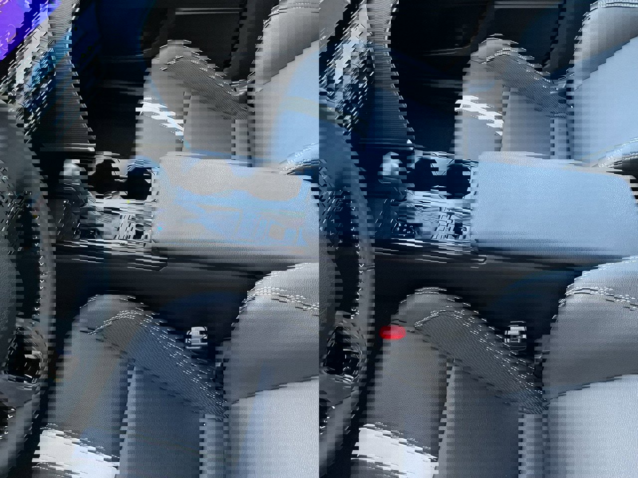 Used 2025 Toyota Camry SE image 33