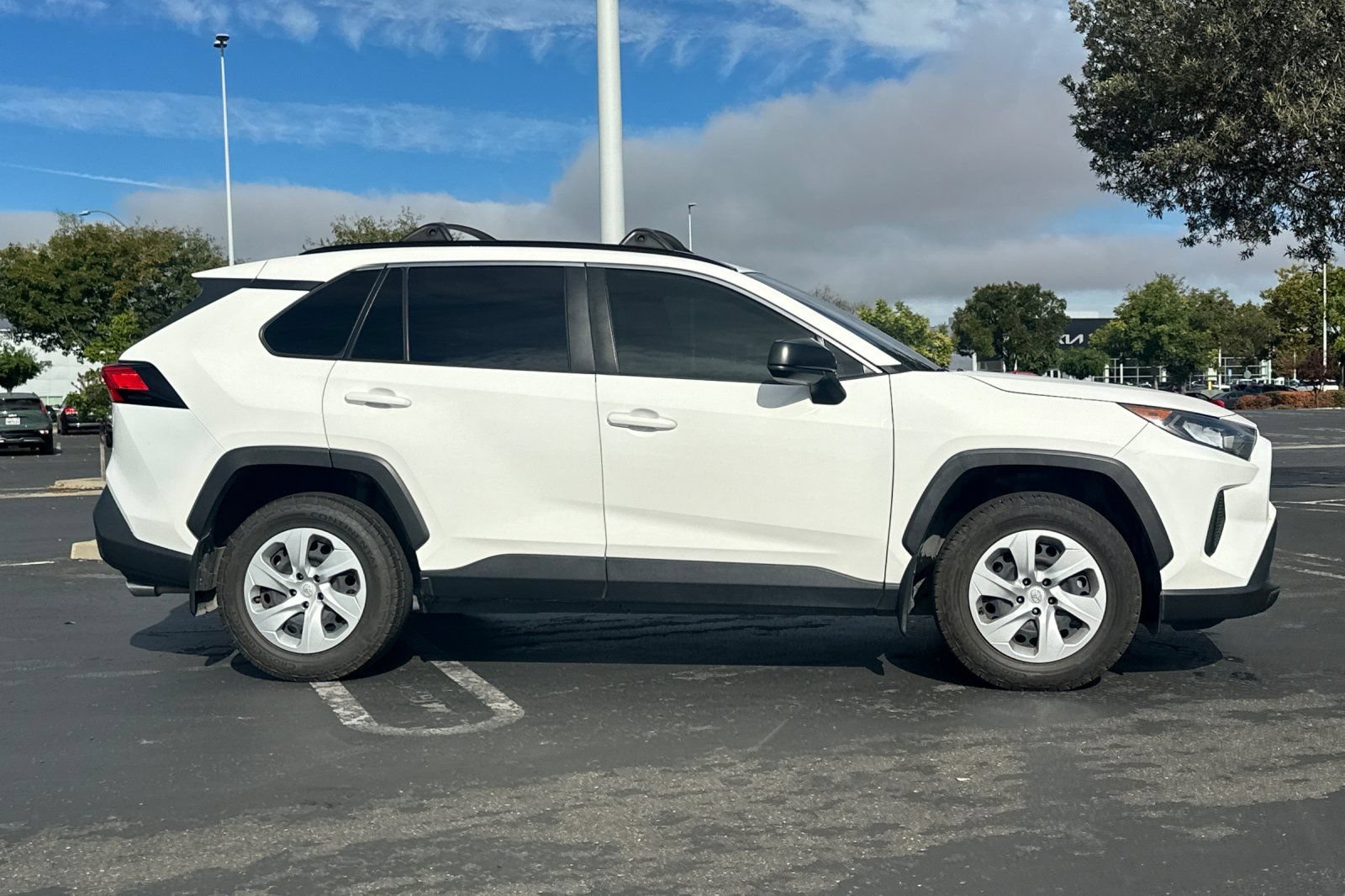 Used 2020 Toyota RAV4 LE w/ Carpet Mat Package FWD image 3