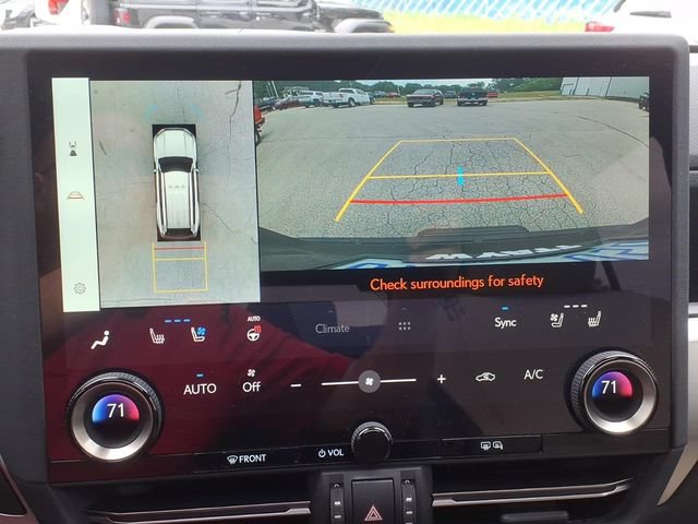 Used 2025 Lexus GX 550 AWD/4WD image 6