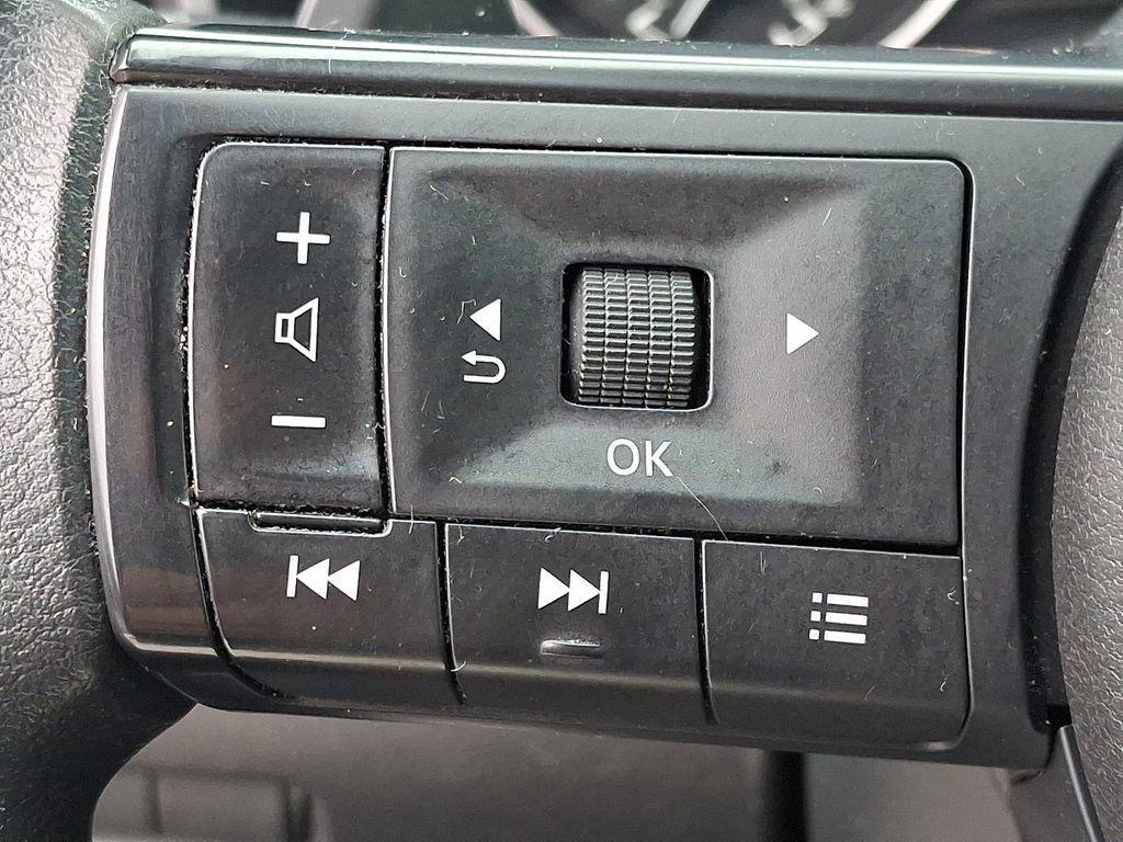 Used 2023 Nissan Rogue S AWD/4WD image 20