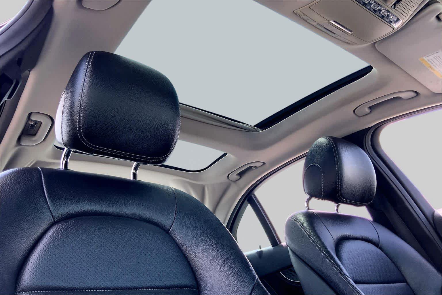 Used 2015 Mercedes-Benz C 300 4MATIC Sedan image 14