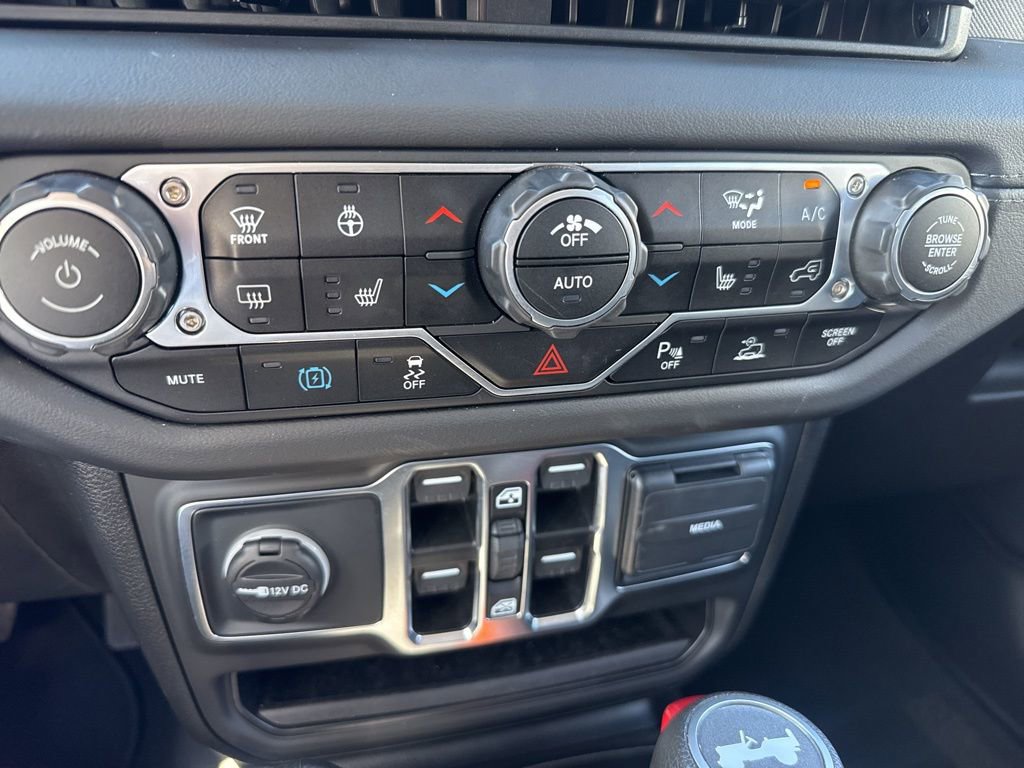 Certified 2025 Jeep Wrangler Unlimited Sahara w/ Safety Group image 23