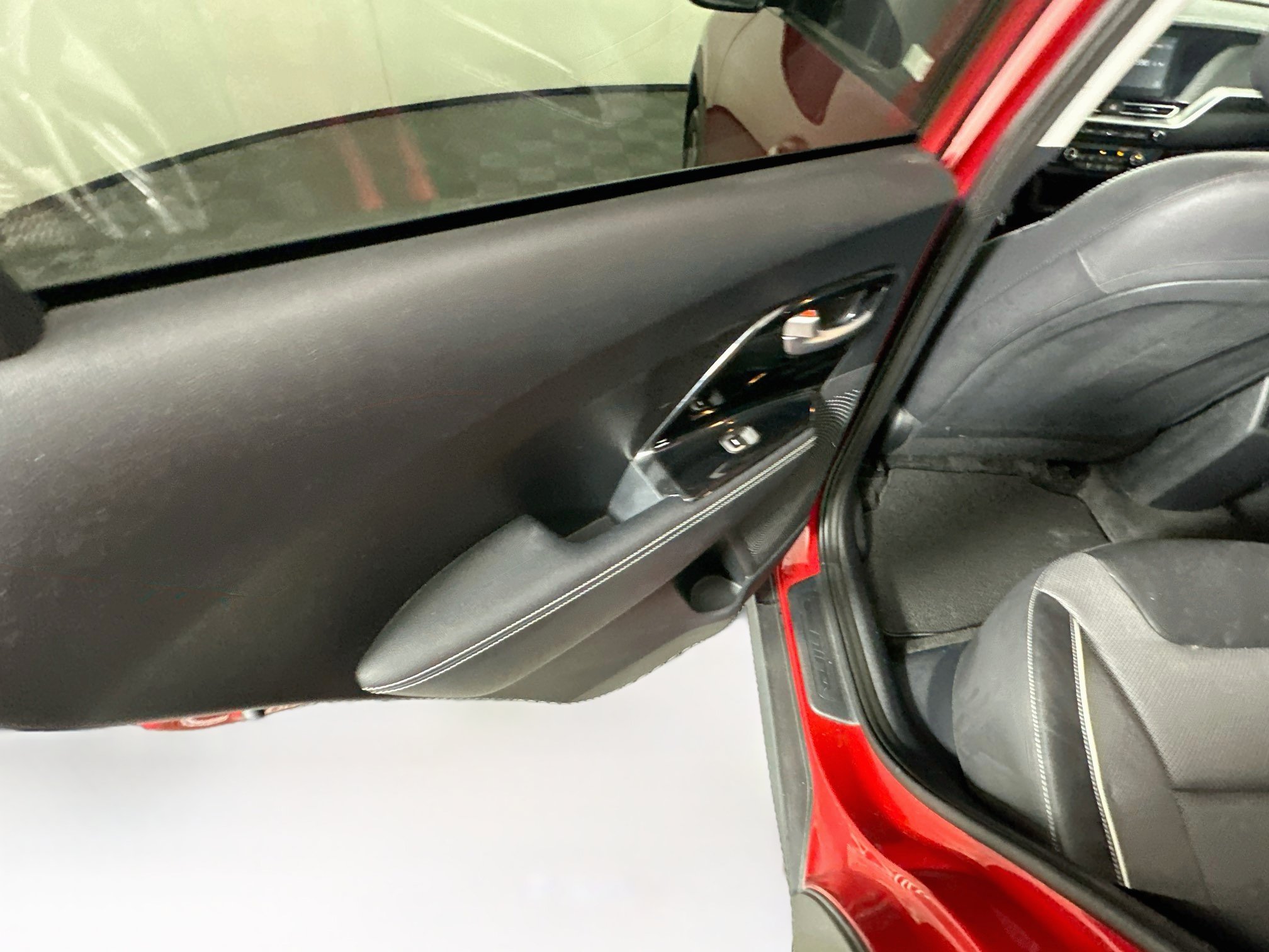 Used 2022 Kia Niro EX FWD image 25