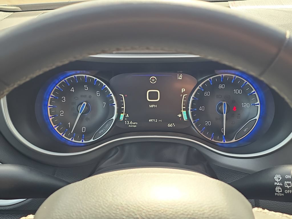 Used 2025 Chrysler Pacifica Select FWD image 19