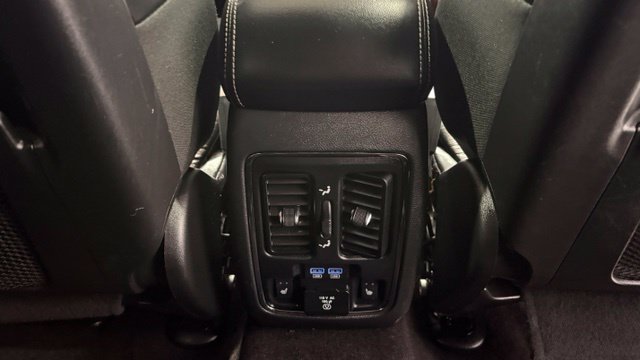 Used 2017 Jeep Grand Cherokee Limited AWD/4WD image 30