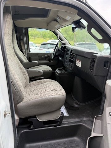 Used 2021 Chevrolet Express 3500 w/ Power Convenience Package image 11