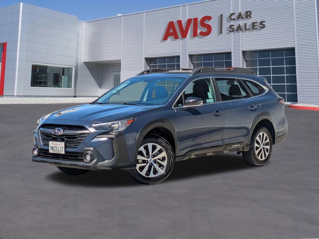 Used 2025 Subaru Outback Premium image 1