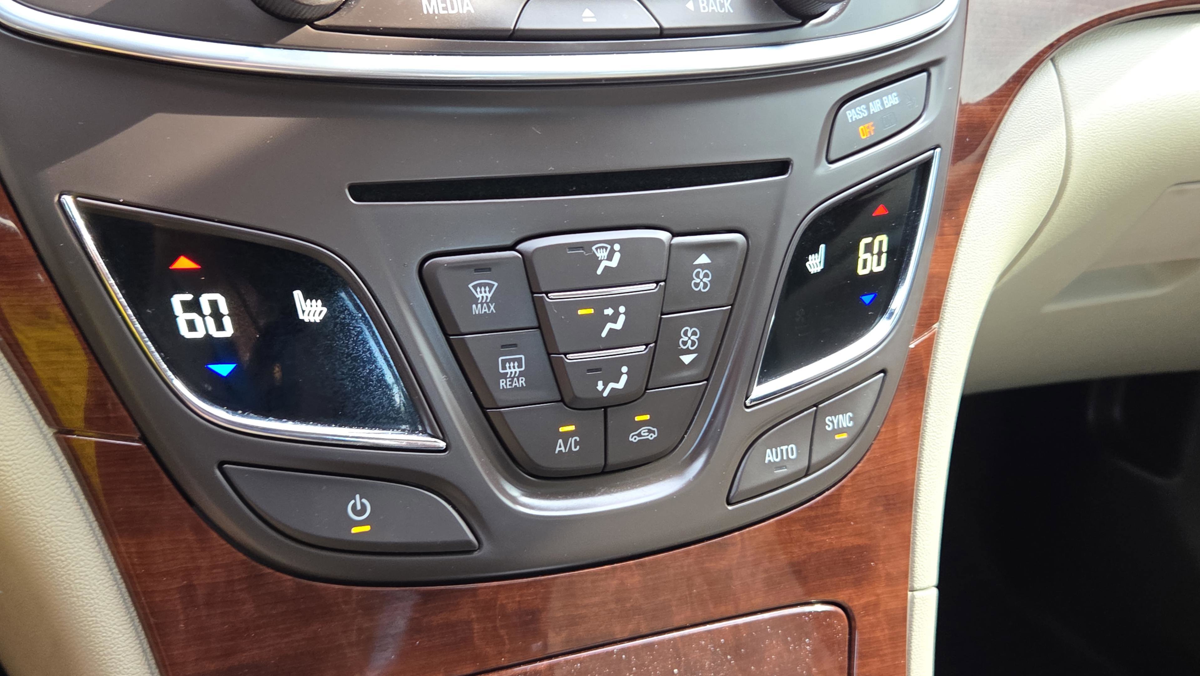 Used 2017 Buick Regal Sport Touring image 21