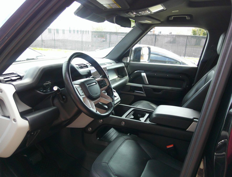 Used 2023 Land Rover Defender 130 X-Dynamic SE AWD/4WD image 17
