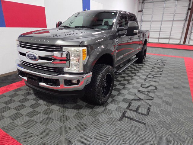 Used 2017 Ford F250 Lariat w/ Lariat Ultimate Package image 3