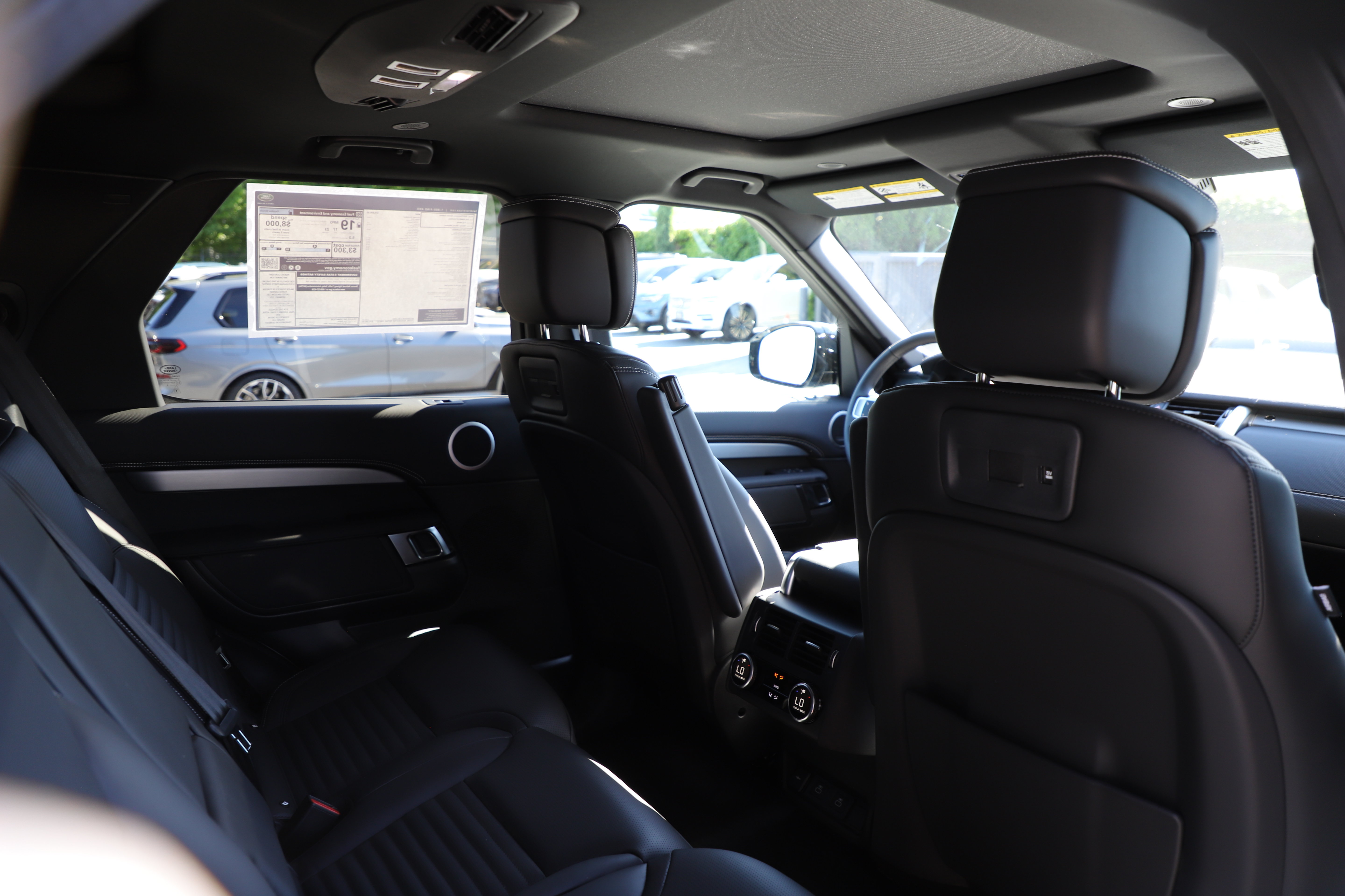 New 2026 Land Rover Discovery Limited Edition AWD/4WD image 11