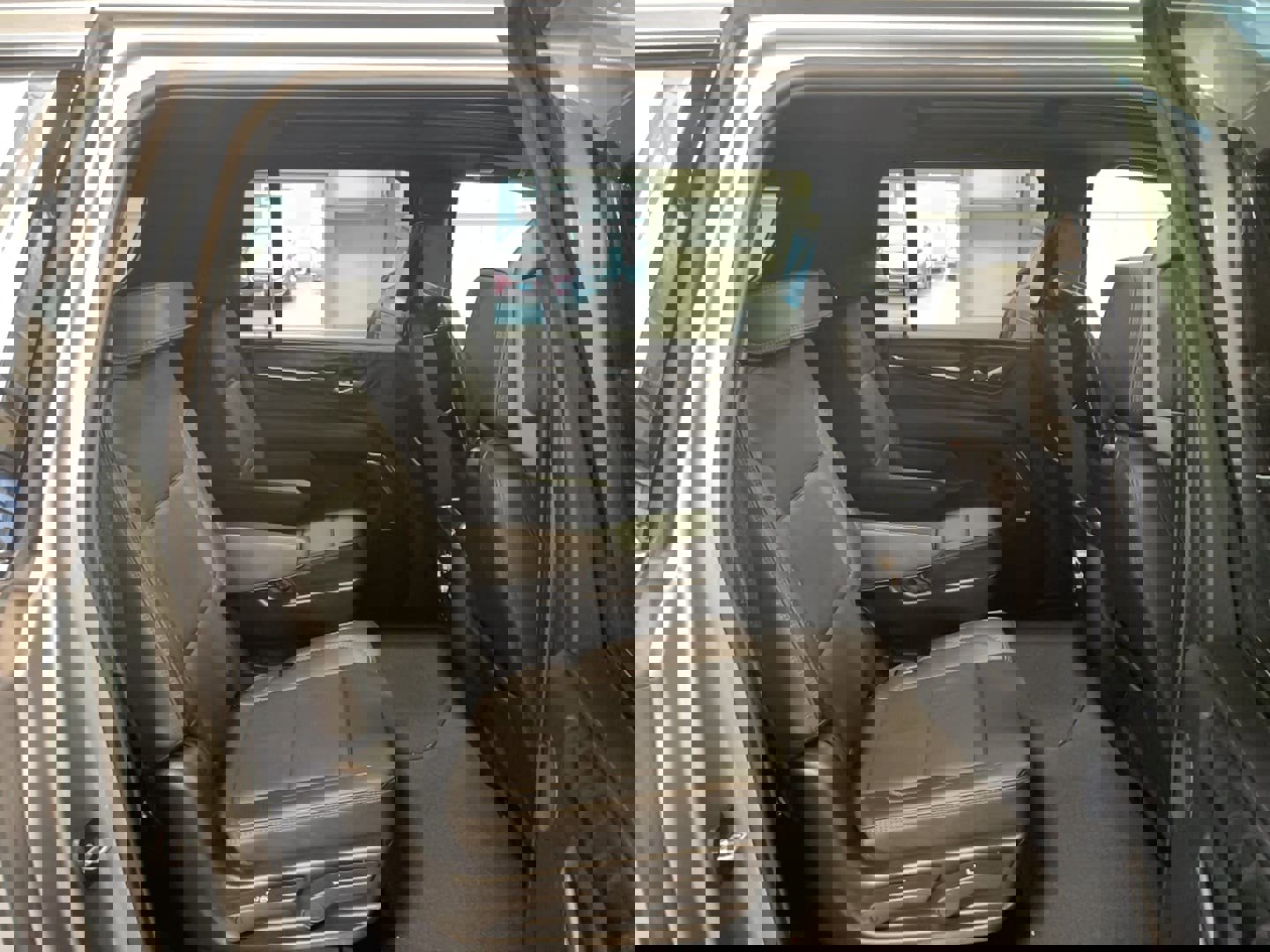 Used 2024 GMC Yukon XL Denali w/ Advanced Technology Package image 35