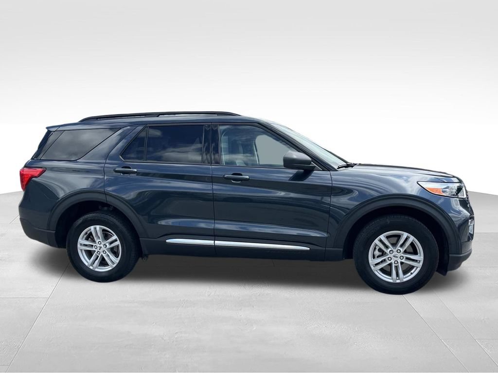 Certified 2024 Ford Explorer XLT w/ Equipment Group 202A AWD/4WD image 2