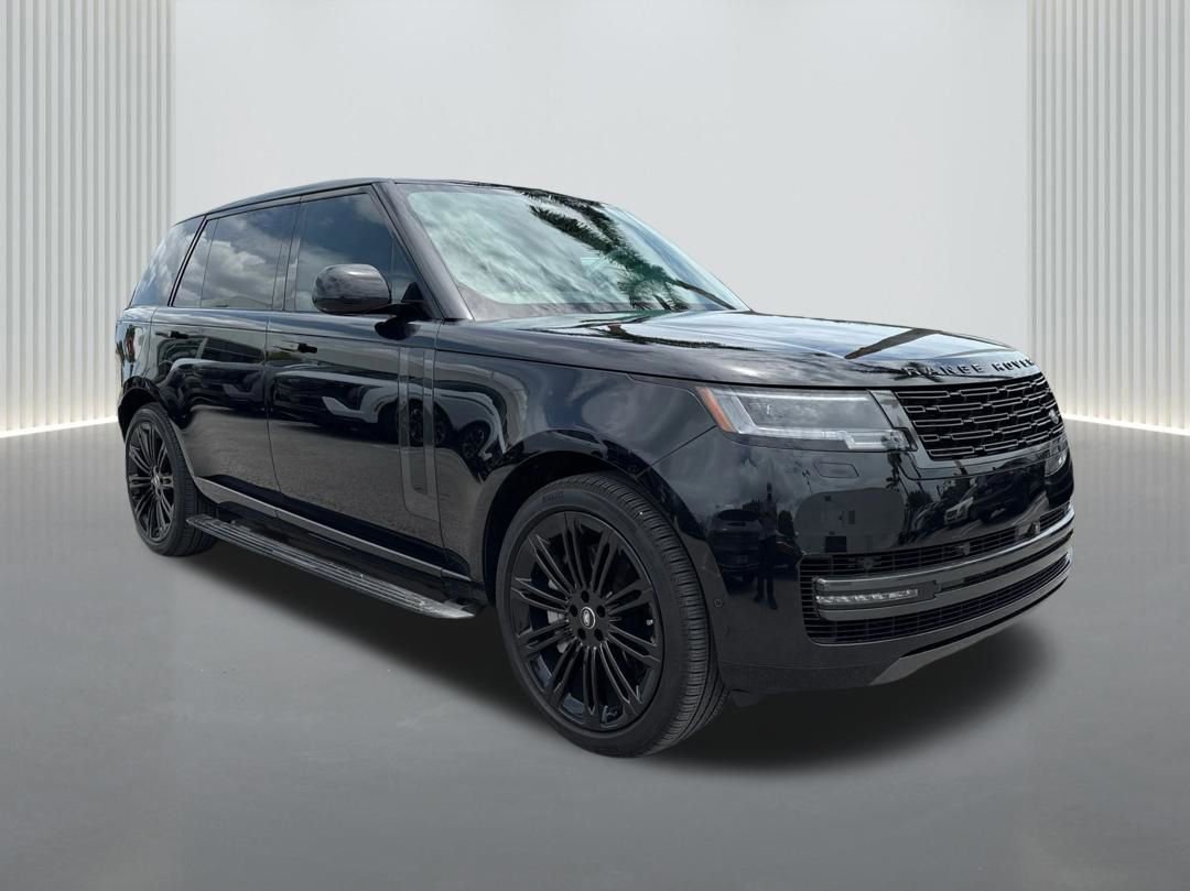 Used 2025 Land Rover Range Rover Long Wheelbase SE AWD/4WD image 3