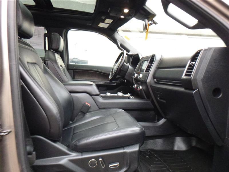 Used 2018 Ford Expedition Max Limited w/ Equipment Group 302A AWD/4WD image 10