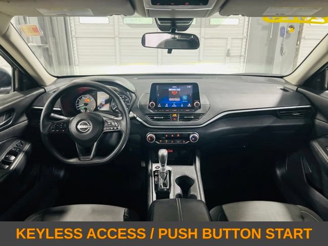 Used 2025 Nissan Altima 2.5 S FWD image 4