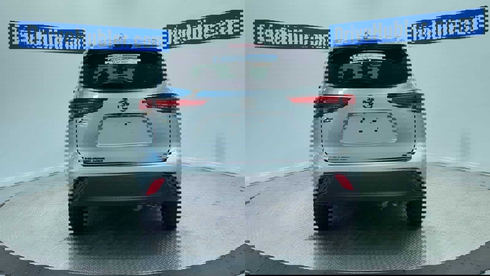 Used 2022 Toyota Highlander XLE image 7