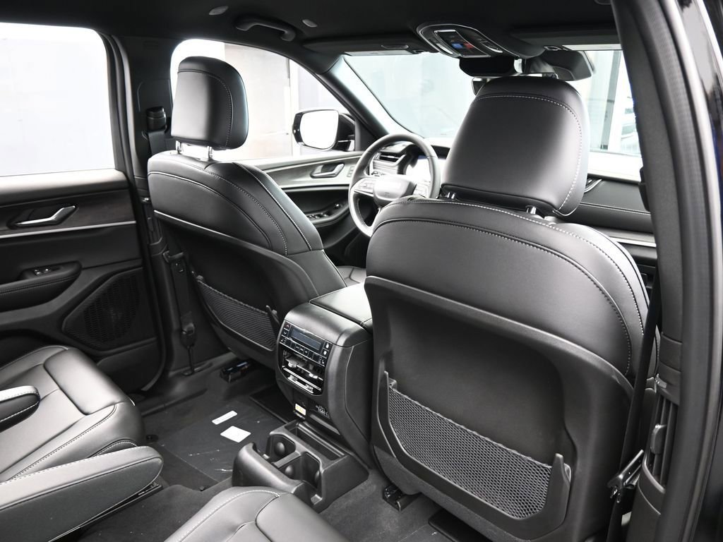 Used 2025 Jeep Grand Cherokee L Limited image 37