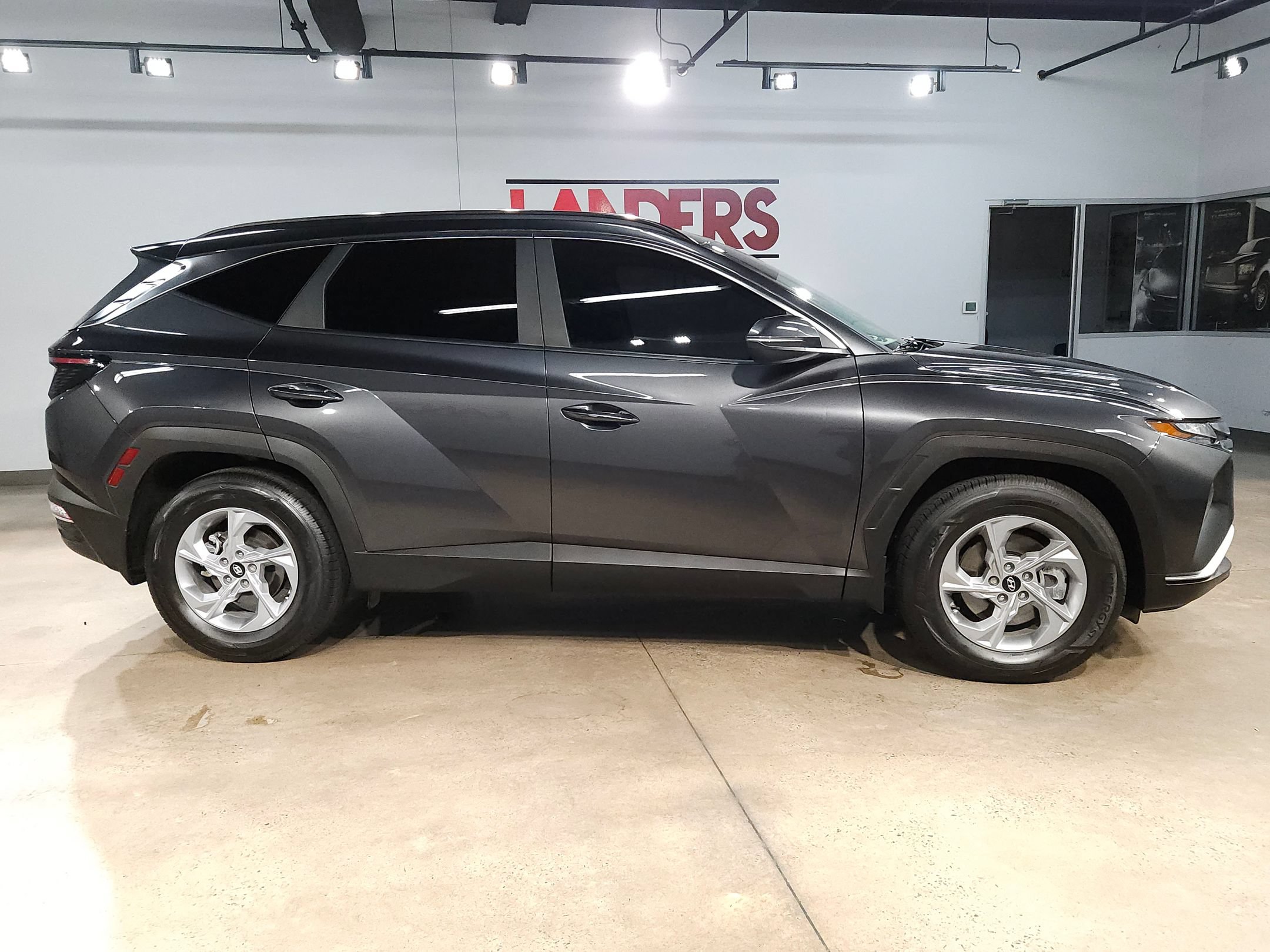 Used 2023 Hyundai Tucson SEL FWD image 8