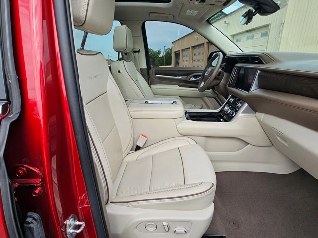 Used 2022 GMC Yukon Denali w/ Denali Premium Package AWD/4WD image 21