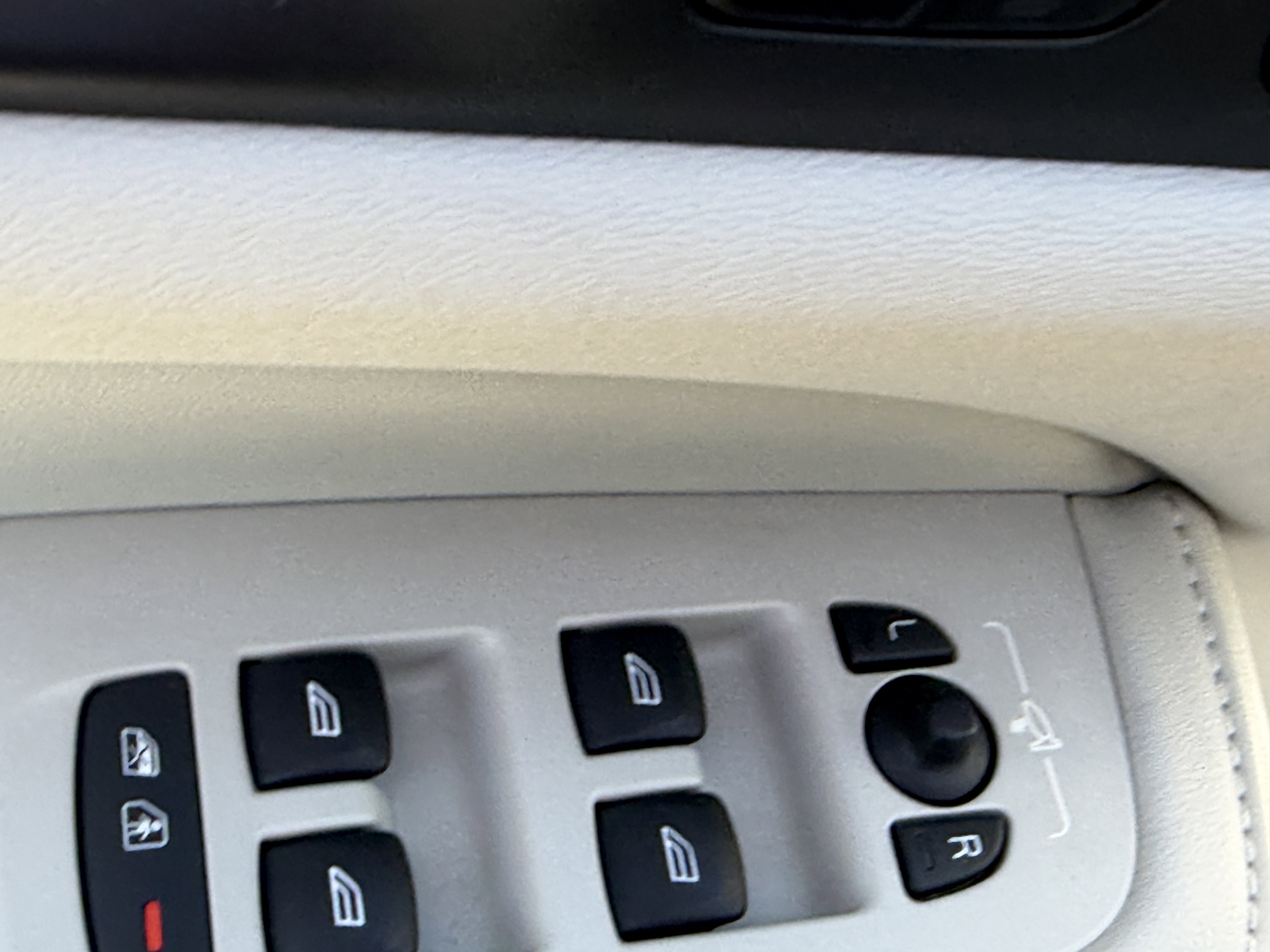 Certified 2023 Volvo S60 B5 Ultimate w/ Climate Package image 16