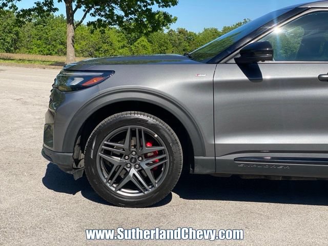 Used 2025 Ford Explorer ST-Line w/ ST-Line Street Pack AWD/4WD image 10