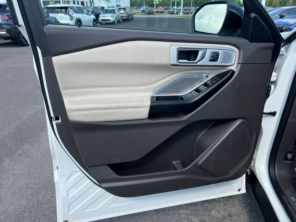 Used 2020 Ford Explorer Platinum w/ Premium Technology Package AWD/4WD image 9