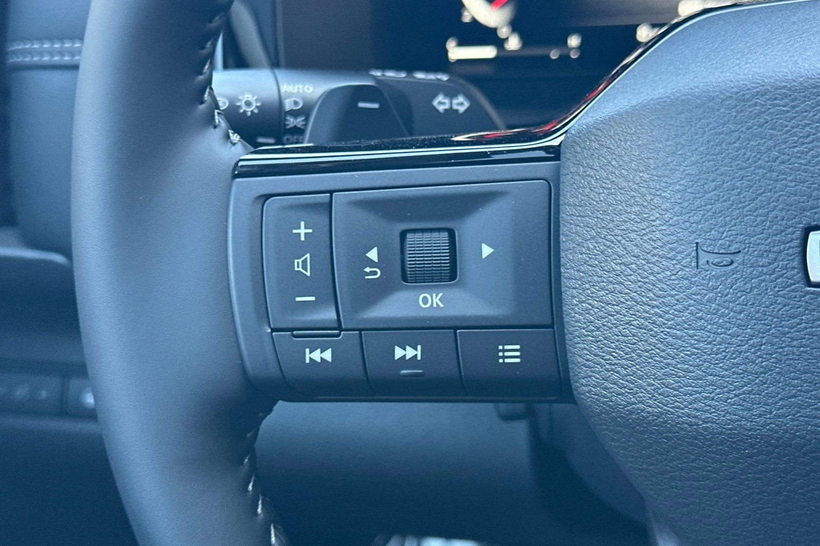 New 2026 Nissan Pathfinder Platinum AWD/4WD image 28