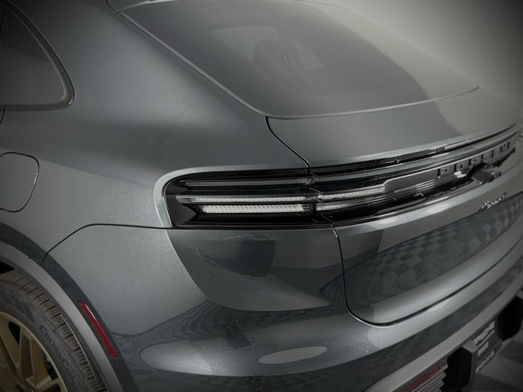 New 2024 Porsche Macan 4 Electric AWD/4WD image 13
