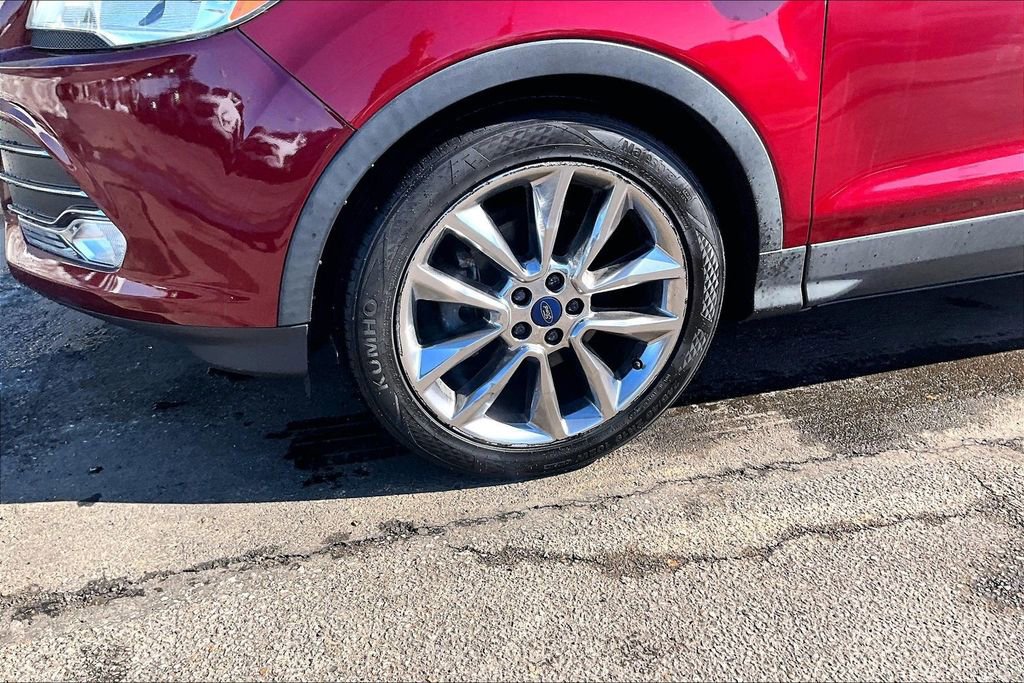 Used 2015 Ford Escape SE w/ SE Chrome Package image 4