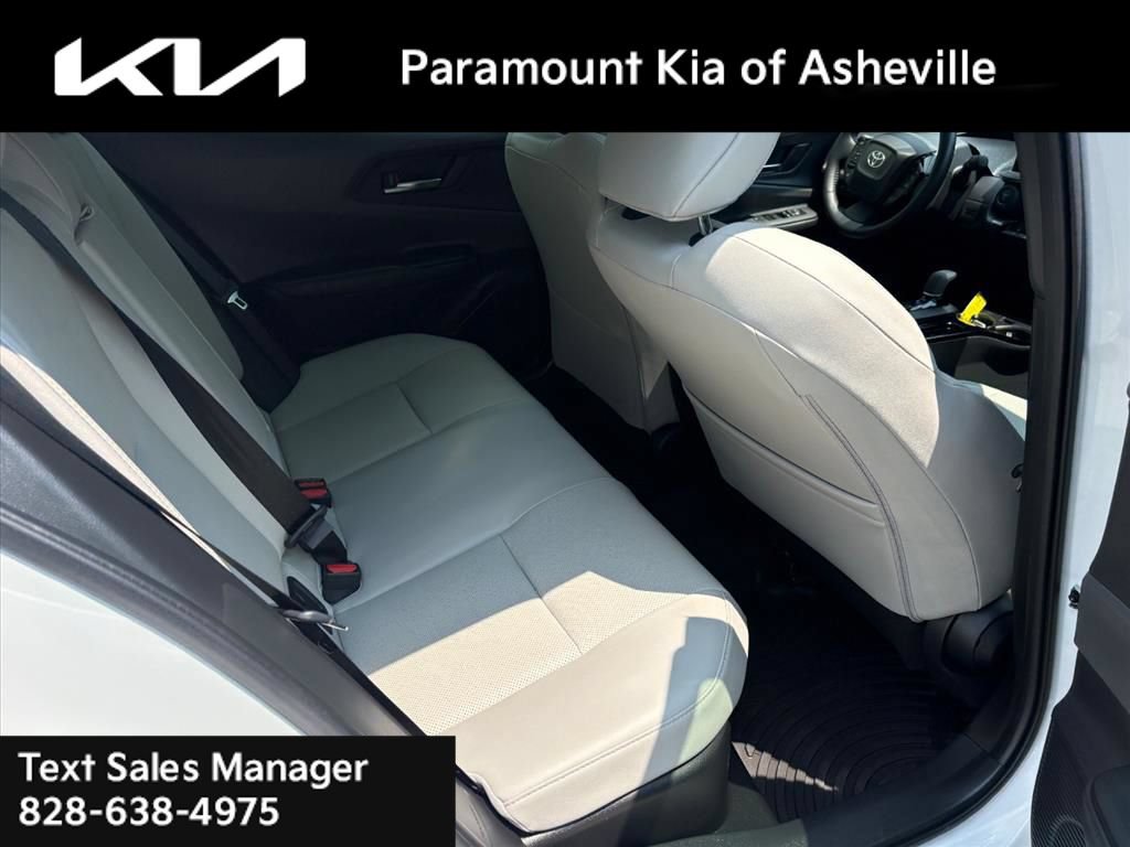 Used 2024 Toyota Prius XLE FWD image 22