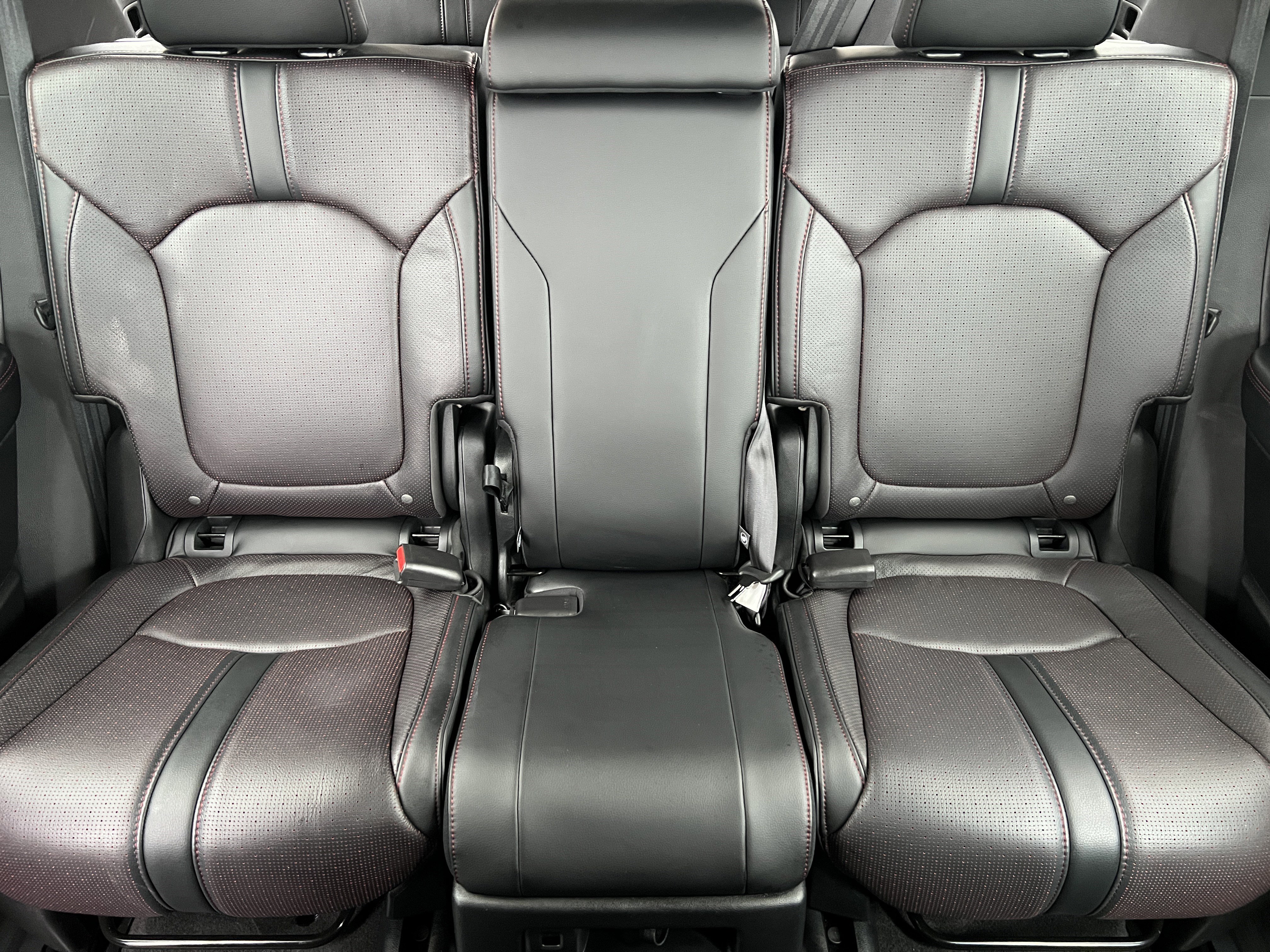 Used 2025 Honda Pilot Black Edition image 15