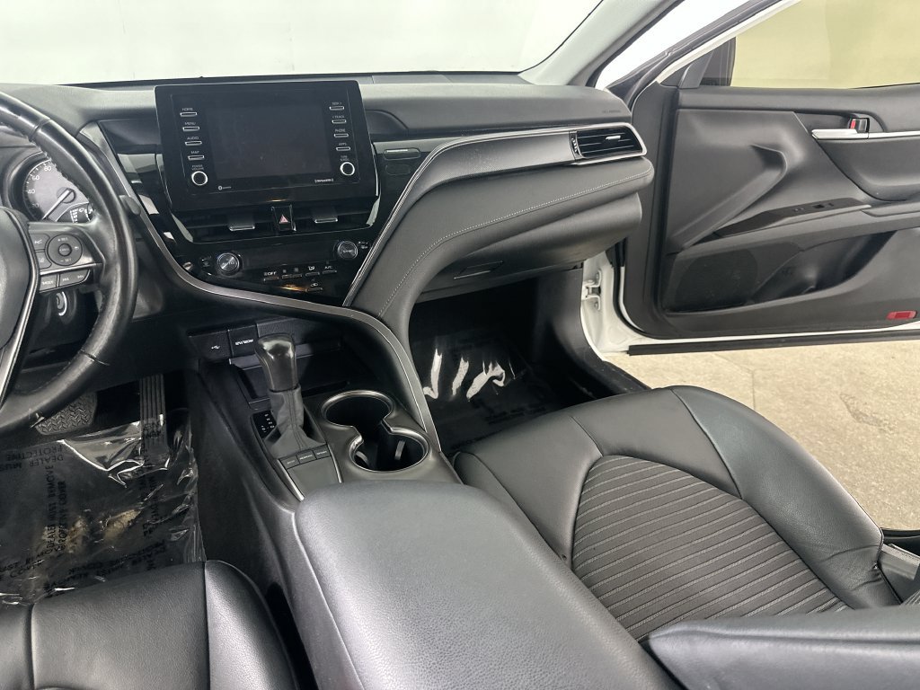 Used 2023 Toyota Camry SE FWD image 21