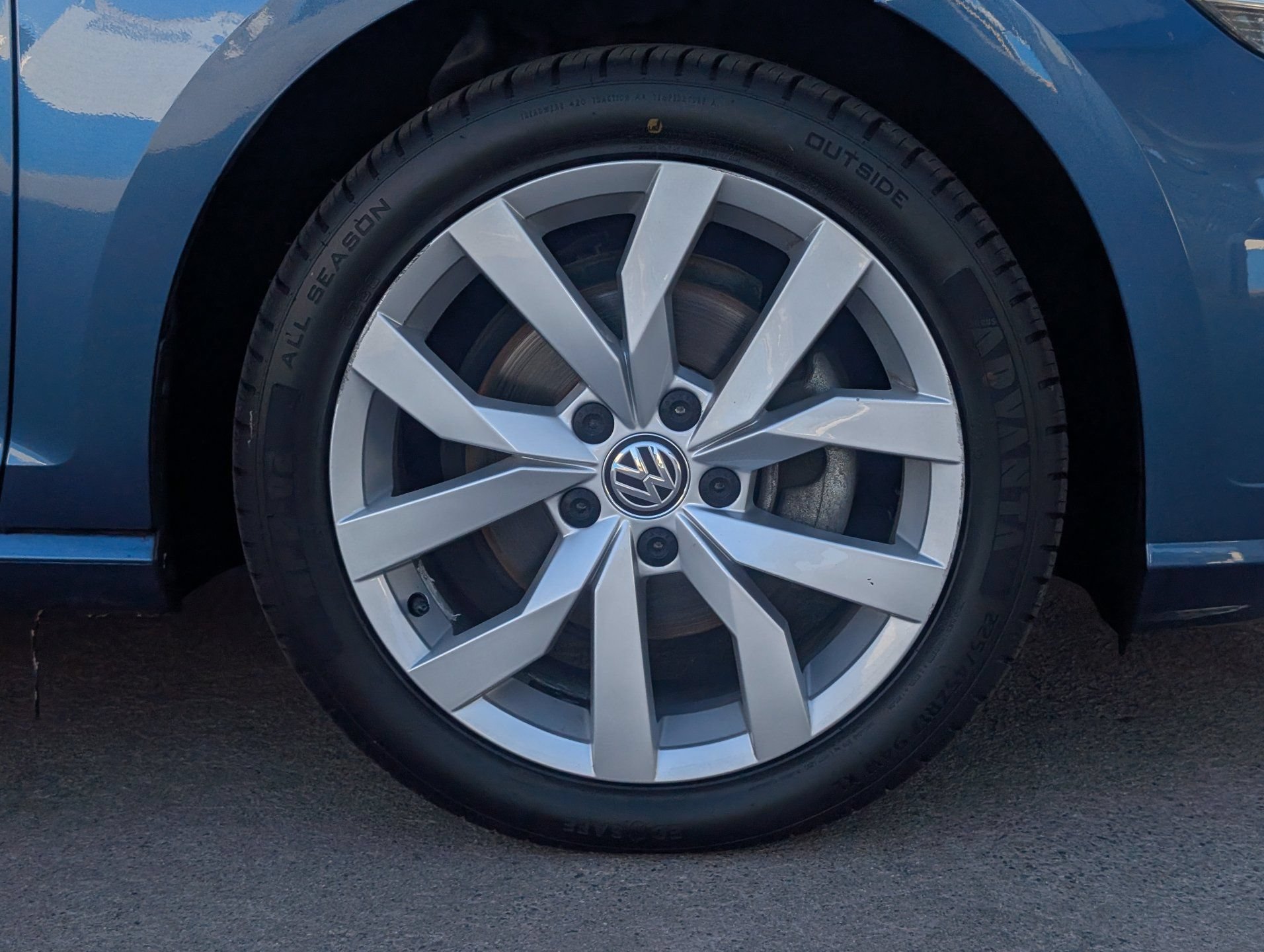 Used 2019 Volkswagen Golf SE FWD image 6