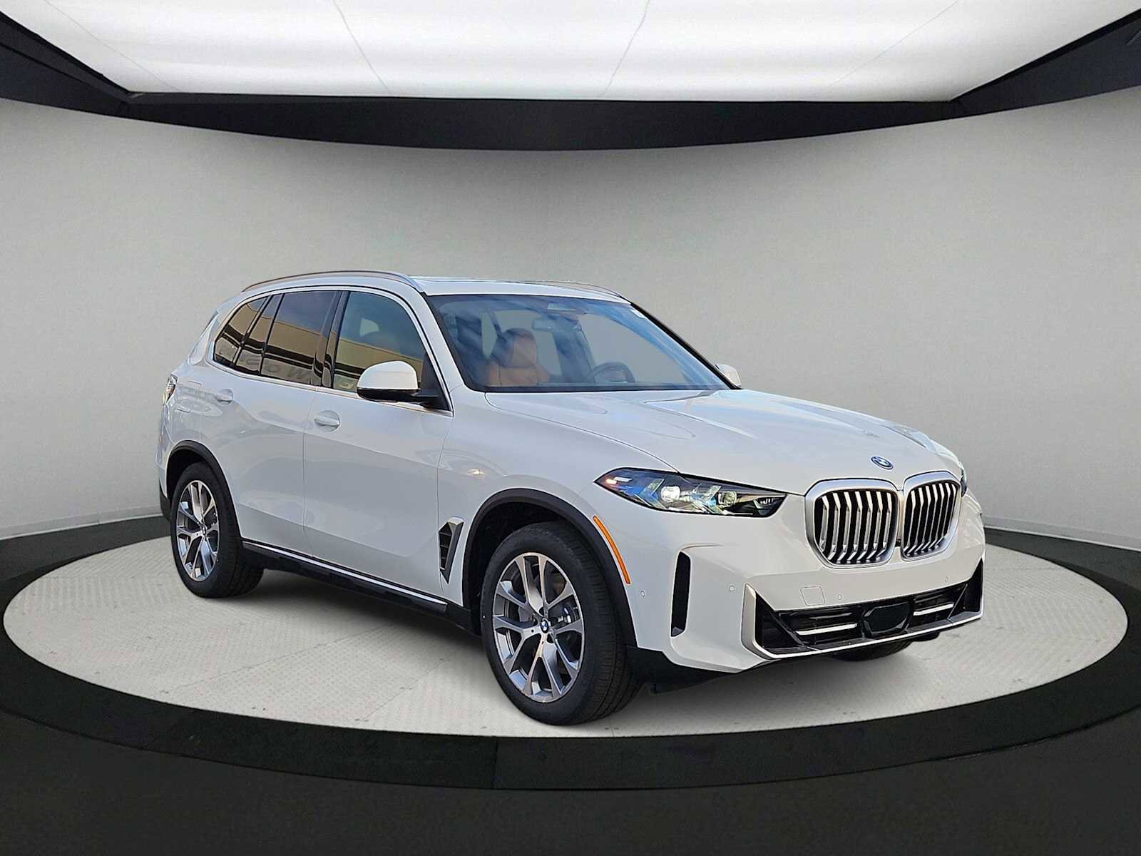 New 2026 BMW X5 xDrive50e image 2