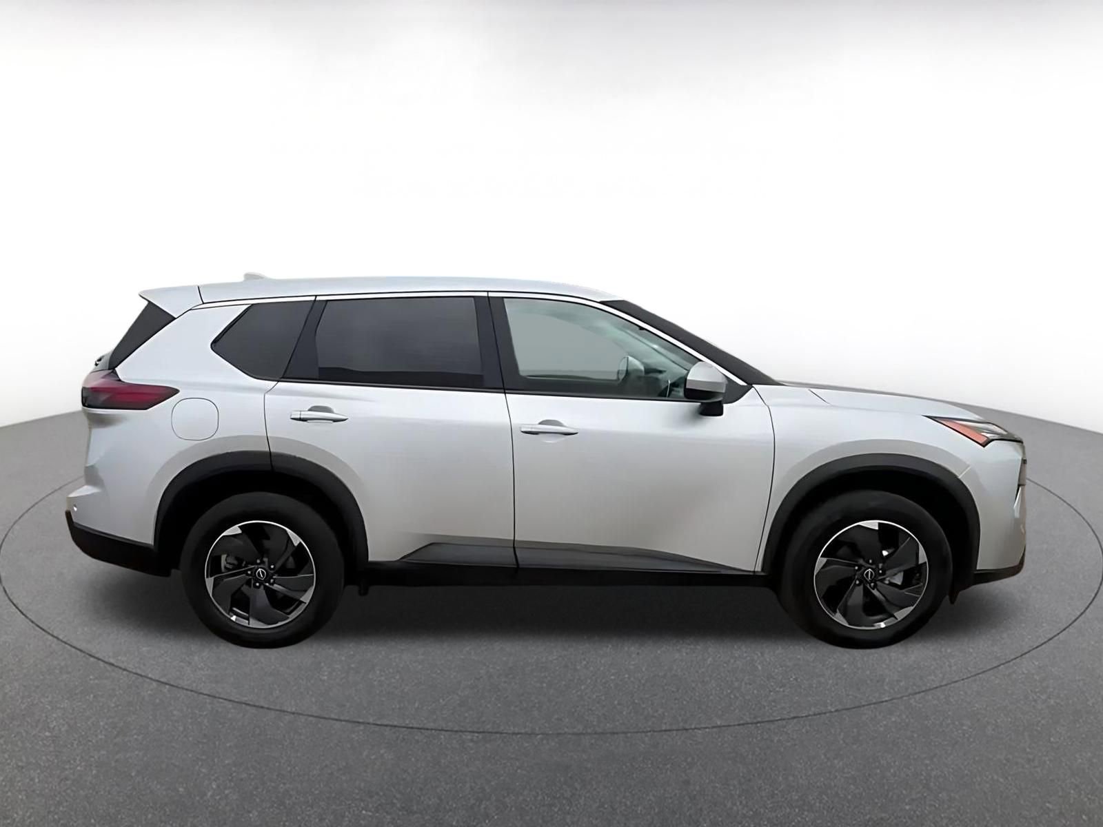Used 2025 Nissan Rogue SV FWD image 16