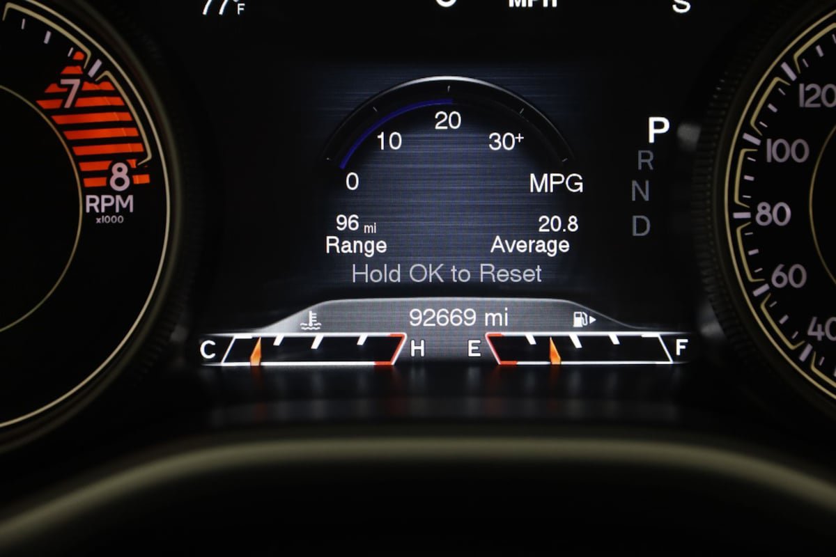 Used 2017 Jeep Cherokee Trailhawk AWD/4WD image 17